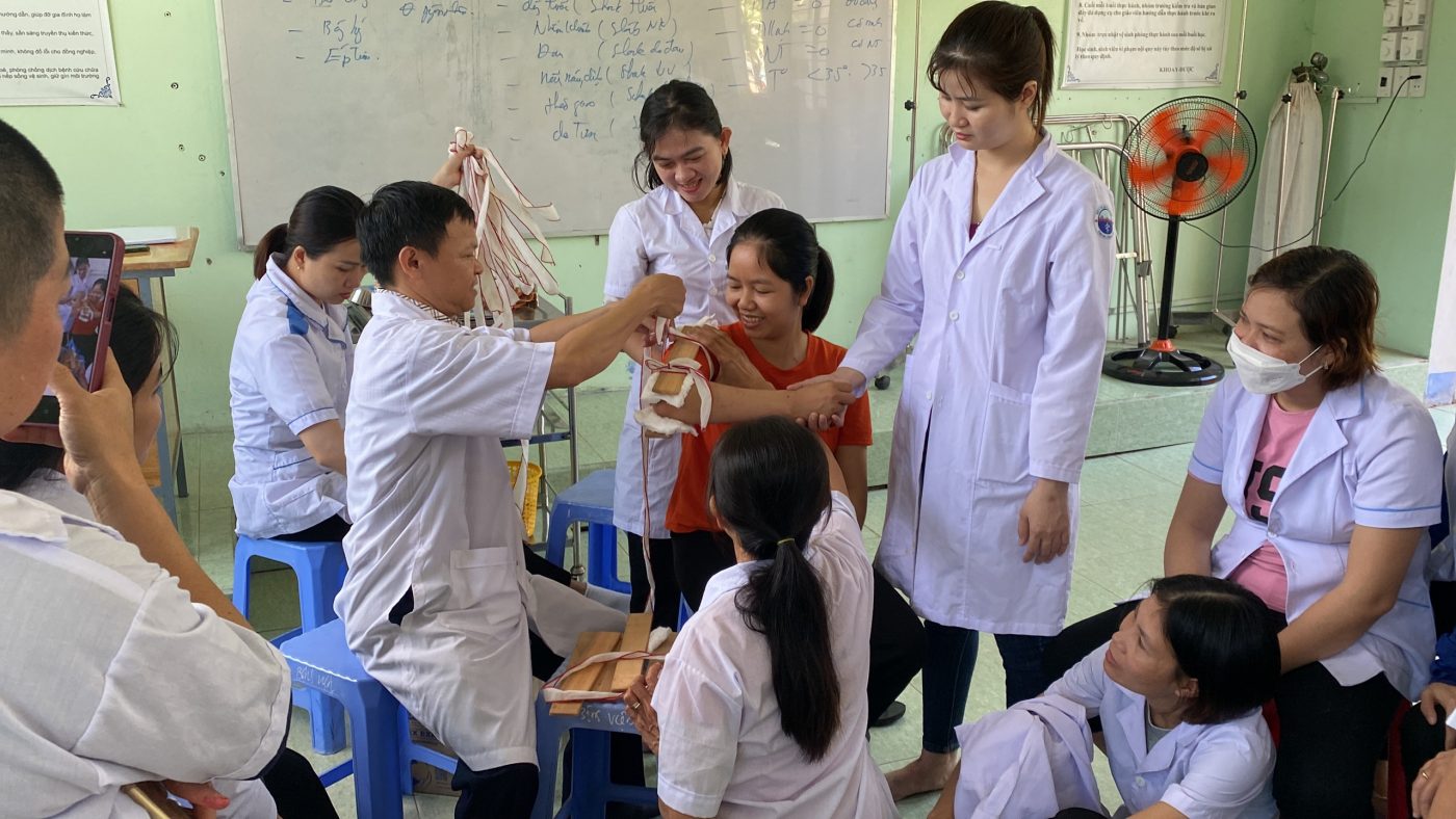 Sinh viên ngành Điều dưỡng trình độ Trung cấp, Cao đẳng được Nhà nước hỗ trợ giảm 70% học phí nếu đáp ứng các điều kiện theo Nghị định 238/2025/NĐ-CP